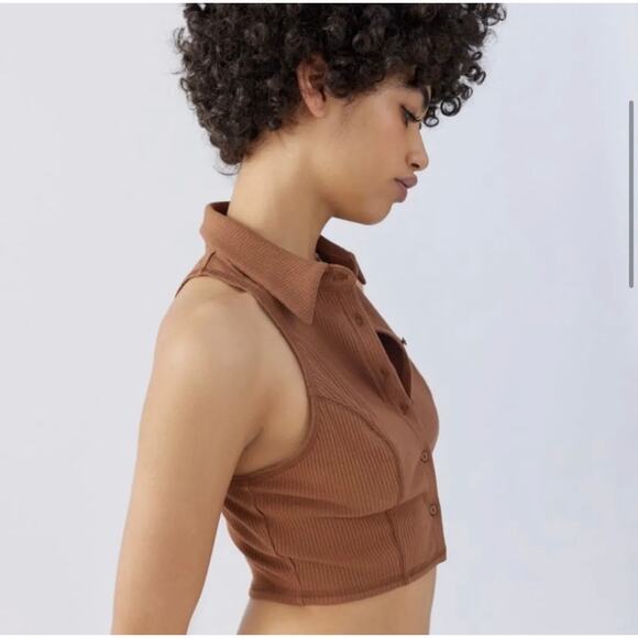 Urban Outfitters Brown Sleeveless Collared Blouse - Picture 7 of 11